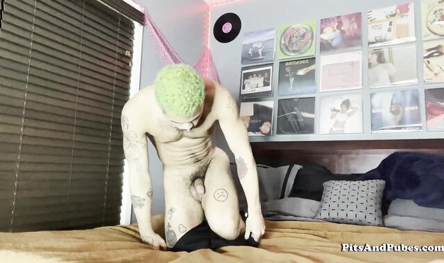 PitsAndPubes: Solo Malakai White shows ample fellow meat