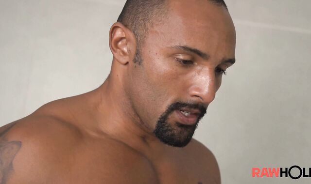 Rawhole - Bulky Christian Hupper exposing good-sized cum-pump