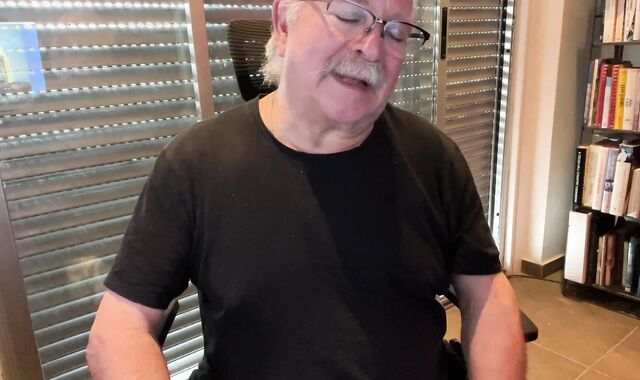 I Shave My Facial Cumshot Hair And Made A clip After two Months Off And horny discharged. 14'32" Of Fame