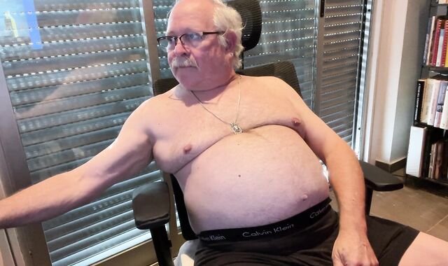 I Shave My Facial Cumshot Hair And Made A clip After two Months Off And horny discharged. 14'32" Of Fame