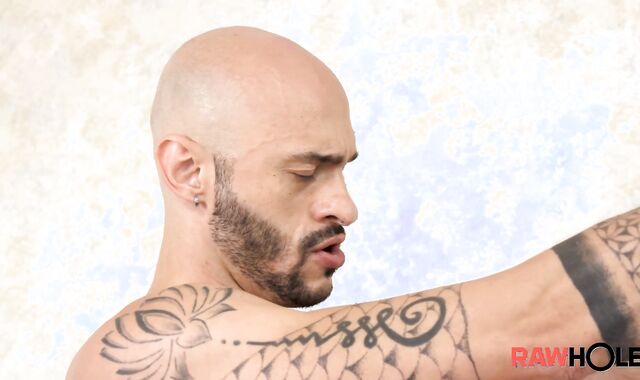 Rawhole: Latino Danilo Alemao ass licking