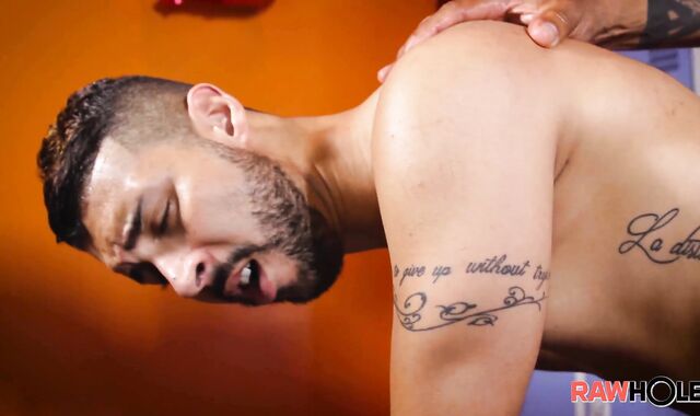 Rawhole: Muscle Thomas Lesser gets pounded bang-out scene