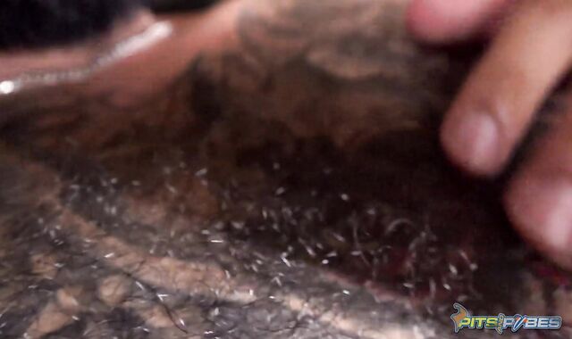 PitsAndPubes: Fur Covered Zaddy milks off sniffing