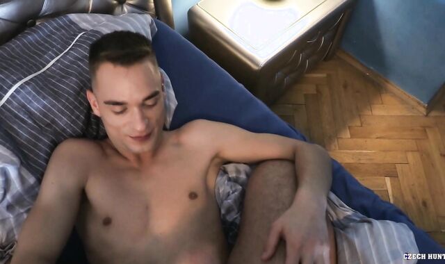 CzechHunter - Czech first-timer gets milking