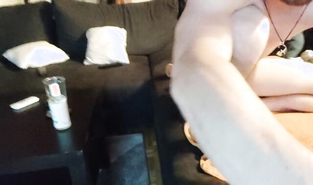 Posing masturbate off