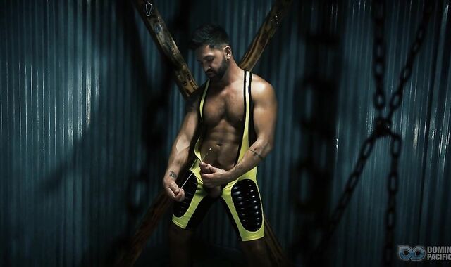 FetishMen: Dominic Pacifico giving head for Dominic phat nads