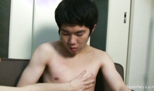 GayAsianNetwork: Solo J Park teasing nut sack