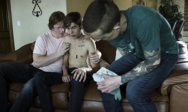 Twunk Commences Luving Fellows After Receiving Heart Transplant From Gay Stud - DisruptiveFilms