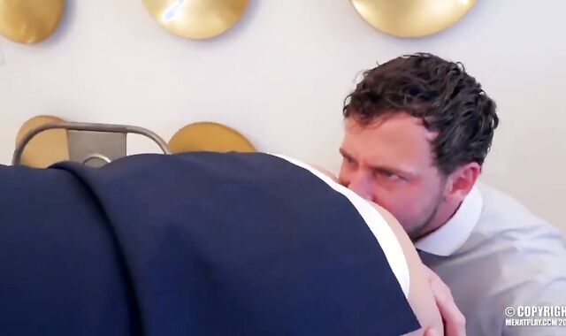 Making It superb-sized - The Roommate