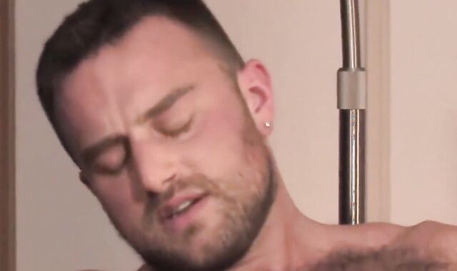 horny Bear plumb His Uncle