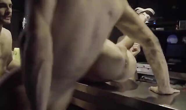 pile-hook-up The Club