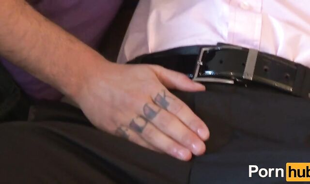 Jay Roberts And Ivan Rueda ravage Each Other Powerfully