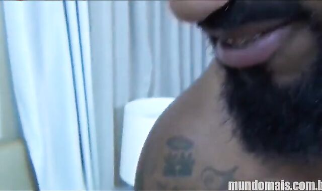 BRAZILIAN PAPI HOOK-UP