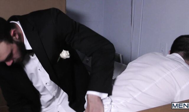 Runaway Groom - Cliff Jensen and Damien Kyle a bit of shitpipe