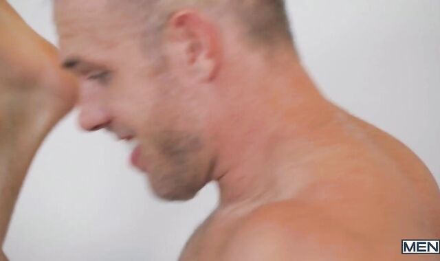 BOYS - Bulky Zander Lane needs rigid pounding