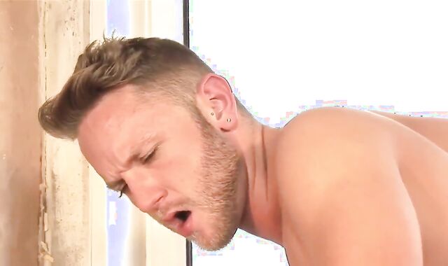 SUPREME vid supreme pummel