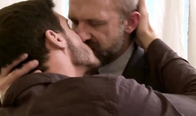 Discreet Rendez-Vous