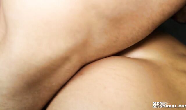 A 10-Pounder-Thirsty Bodybuilder Bottoms