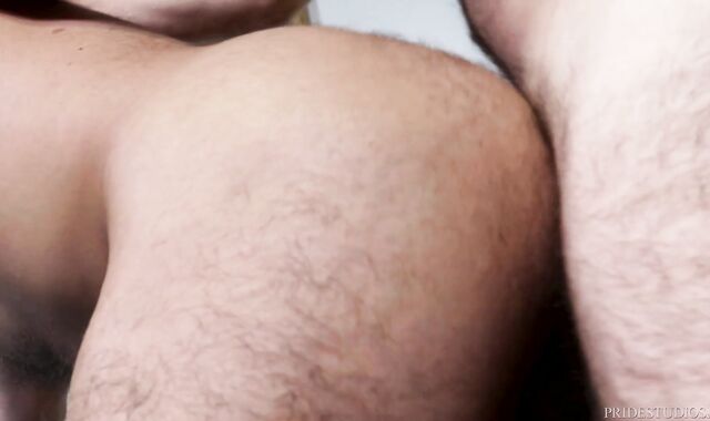 MenOver30 - Jay Donahue with Jake Morgan tough tongue kissing