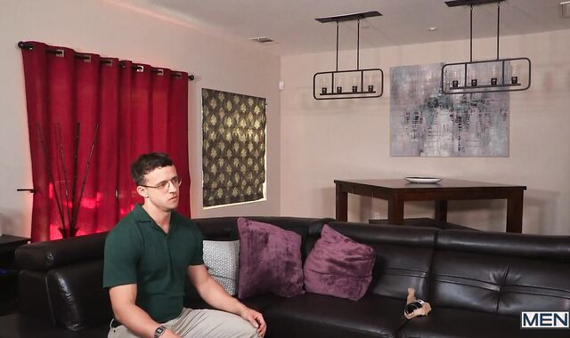 DrillMyHole.com: Dark-Skinned hair Nate Grimes fingering pop-shot