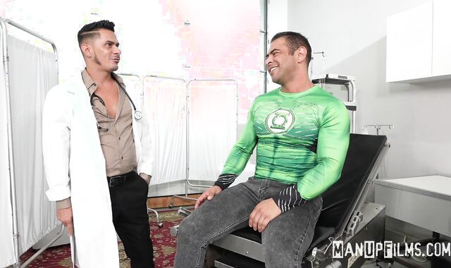 ManUpFilms: Muscular Draven Navarro with Cesar Xes