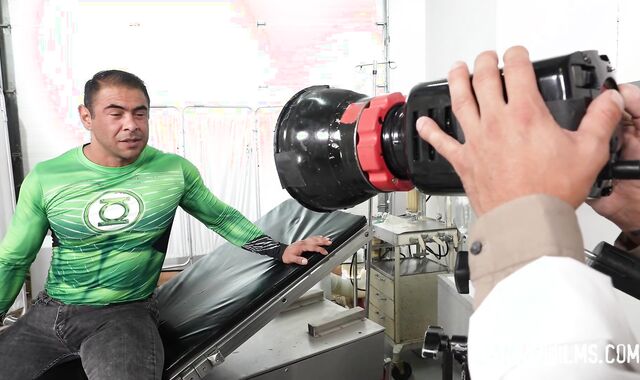 ManUpFilms: Muscular Draven Navarro with Cesar Xes