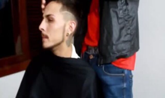 Peguei O Cabeleireiro Dotado humid