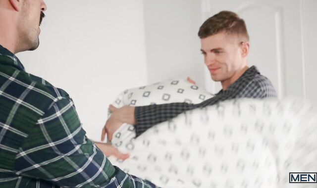 Cushion fuck: unprotected - Tom Bentley and Mason Lear sixty-nine Hook up