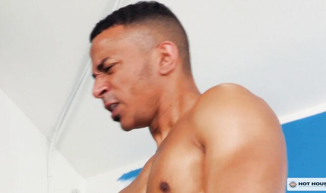 HotHouse - Taylor Reign bi-racial buttfuck