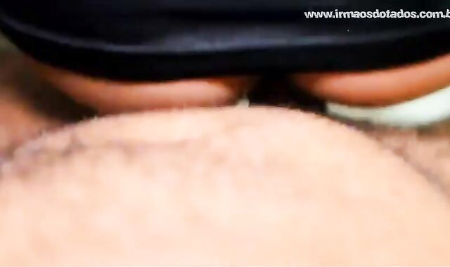 IRMÃOS DOTADOS - O TIO GOSTOSO - unprotected