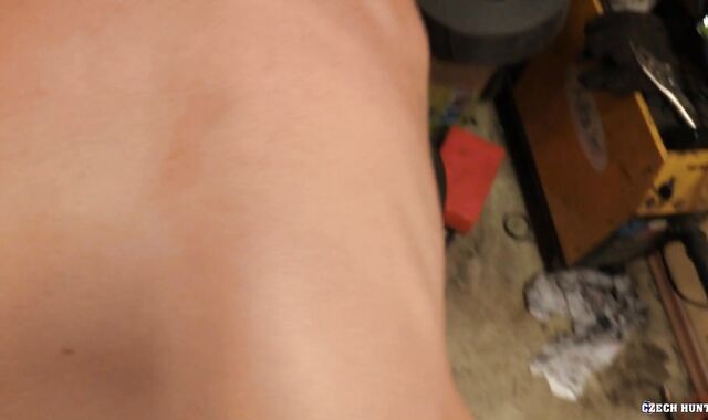 CzechHunter: Hand-job accompanied by Czech boy first-timer Hunter