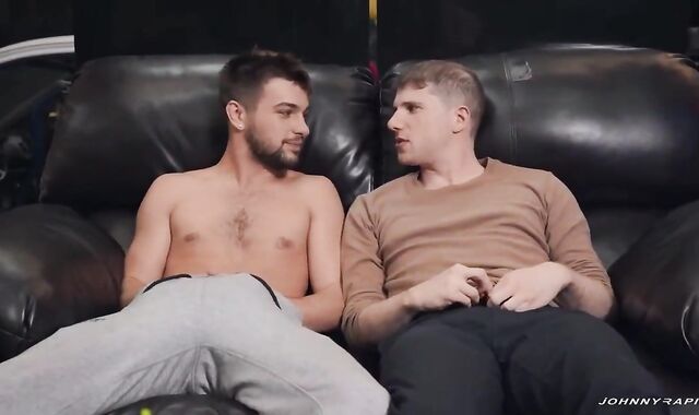 Johnny bonks A Aficionado (Johnny Prompt, GC Jay)