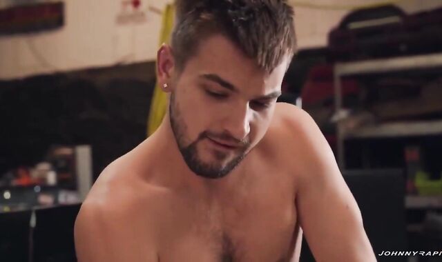 Johnny bonks A Aficionado (Johnny Prompt, GC Jay)