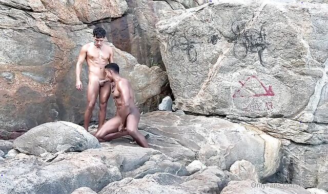 big Roger - Mi Primera Follada En La Playa