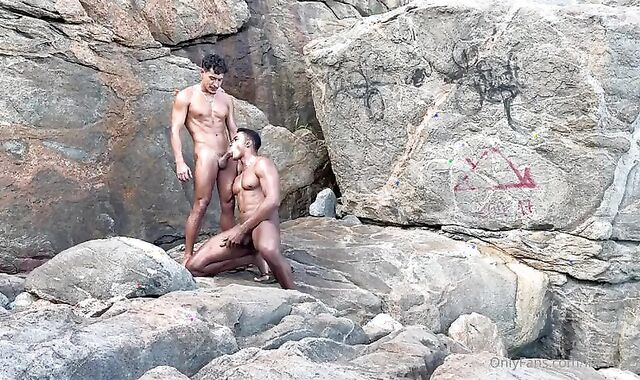 big Roger - Mi Primera Follada En La Playa