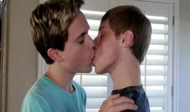 supah-stunning teen Barebacking