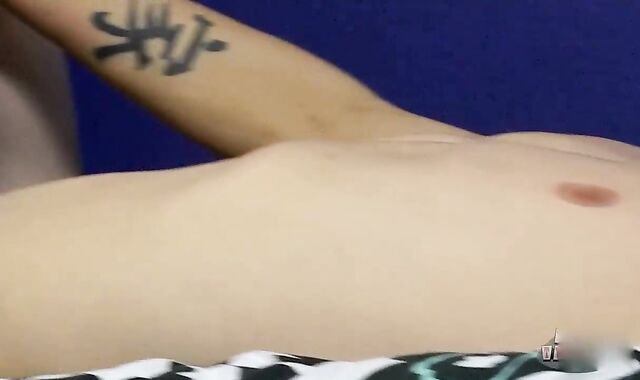 gigantic Dicked without a condom boyz