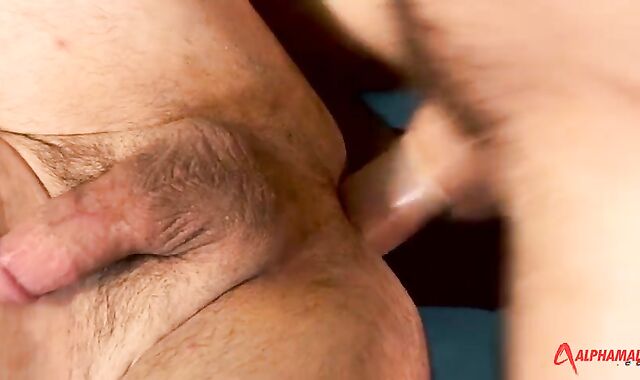 Craig Daniels beats The Camera operator