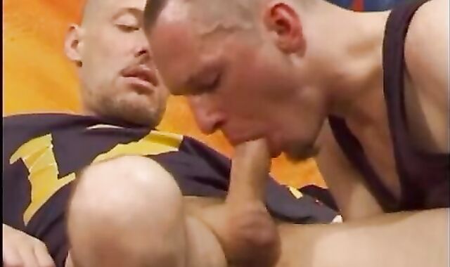 Intercourse naked & Comiendo Leche