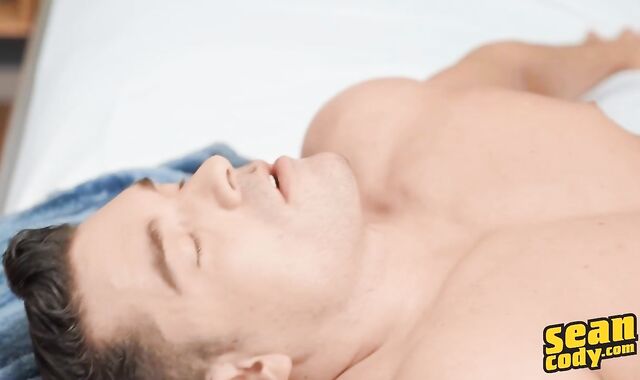 SeanCody.com: Muscle Presley sucky-sucky jizz hookup gig