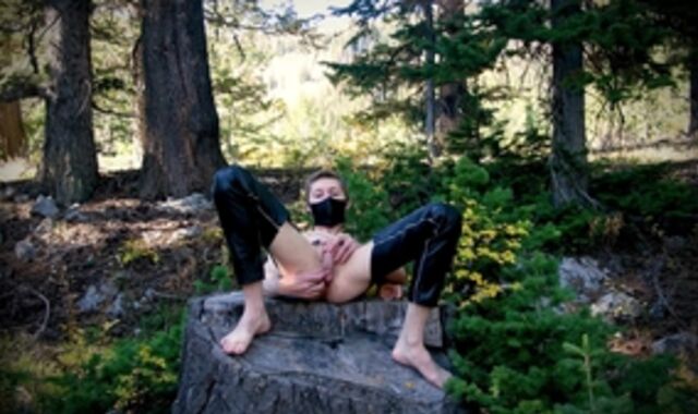 smashing My humungous ten-Pounder Into My Own donk In The Woods For A delight Day Of Self-pounding Myself sans a condom Till I Internal cumshot.