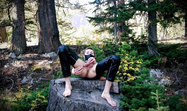 smashing My humungous ten-Pounder Into My Own donk In The Woods For A delight Day Of Self-pounding Myself sans a condom Till I Internal cumshot.