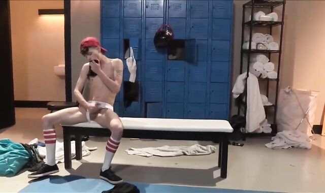 Youthfull duo truly luvs rigid inserting in HD