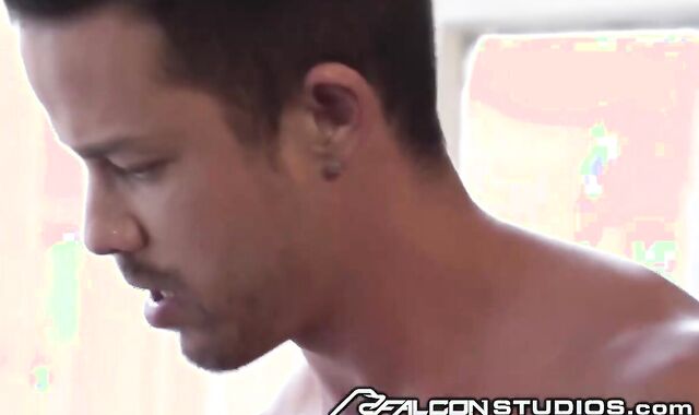 Twink Masturbate Hunter naked Roll Flop With edible lover