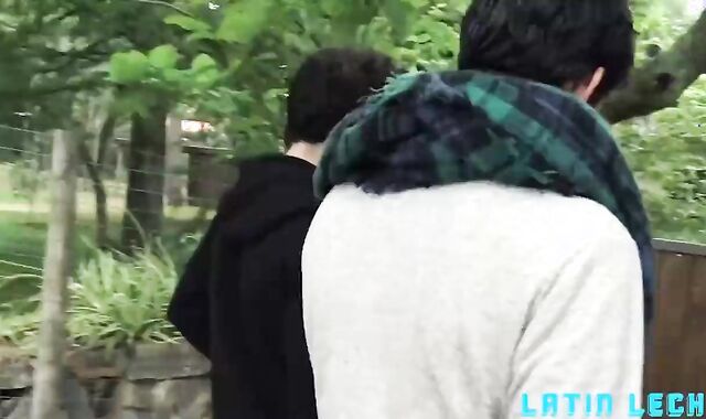 twunk torn up For money