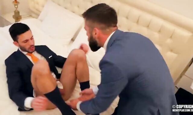 Suit And Bind boys, pulverize