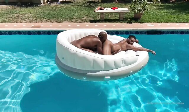 Making Love In The Pool - Afternoon Sheer pleasure