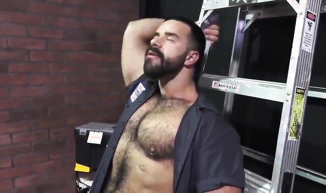 brawny bare enjoys To Slap His man meat - I Met Him On Sxtinder.com