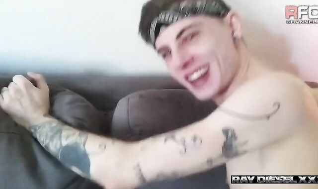 Bottom could not Take It Anymore And Gave Up