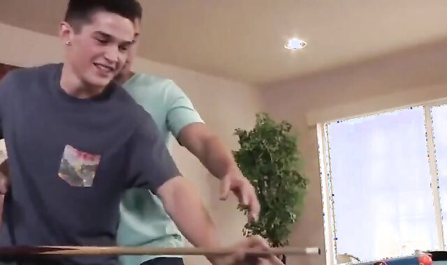 Muscle Hairy man boinks Pal